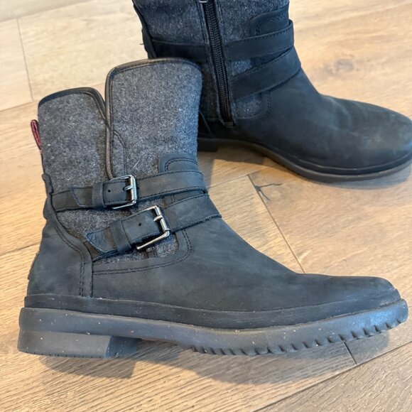 UGG Simmons Black Boot Size 7.5 - Picture 4 of 9